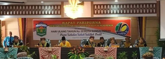 Ketua DPRD Sungaipenuh, Fikar Azami pimpin paripurna dalam rangka HUT ke 10 Kota Sungaipenuh   