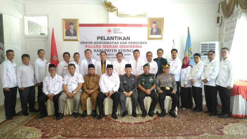 Bupati Kerinci H. Adirozal Hadiri Pelantikan Pengurus dan Dewan Kehormatan PMI Kerinci