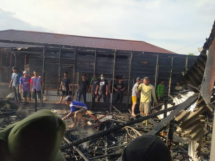 Rumah Warga Mendahara Yang Hangus Terbakar