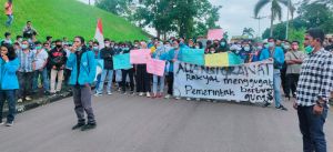 Mahasiswa dan Sopir Desak Pemerintah Perbaiki Jalan Provinsi yang Rusak di Tanjabtim