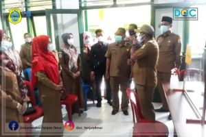 Wabub Tinjau Vaksin di Kecamatan Rantau Rasau