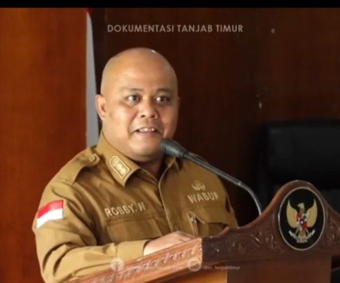 Plt Bupati Robby Menyampaikan Sambutan 