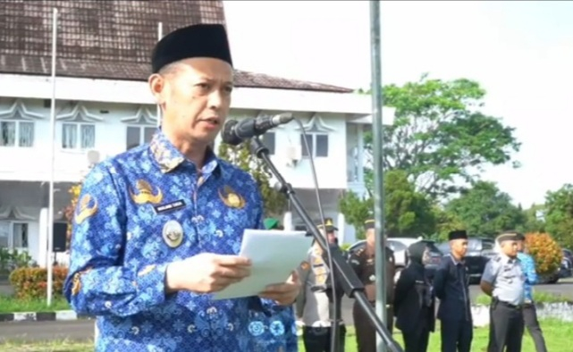 Wabup Sebagai Inspektur Upacara 