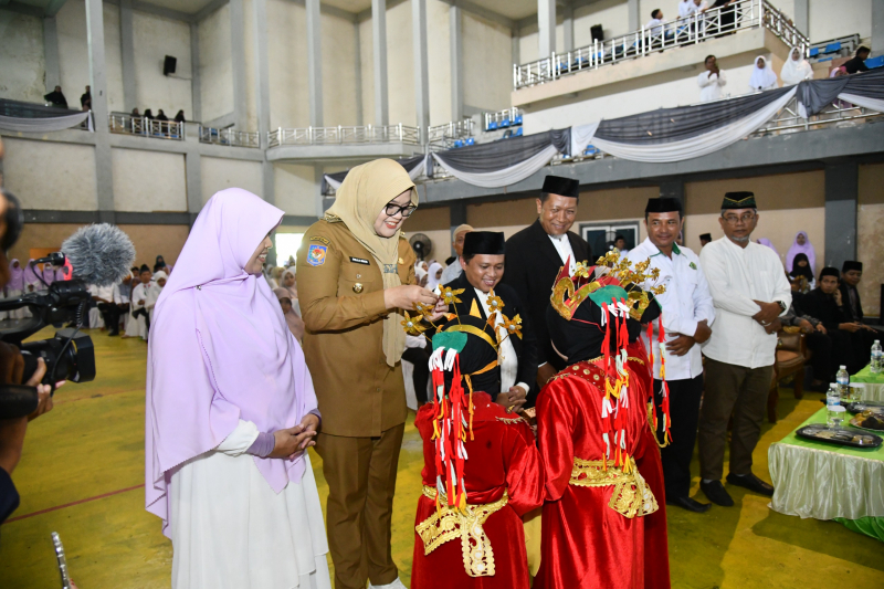 Bupati Dillah Saat Menyambut Hafidz Quran 