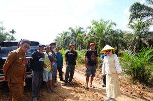Ketua DPRD Tanjab Timur Tinjau Kondisi Jalan di Kecamatan Dendang