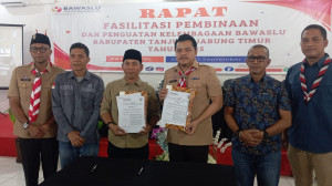 Bawaslu Tanjabtim dan Kwarda Pramuka Teken MoU Pendidikan Politik
