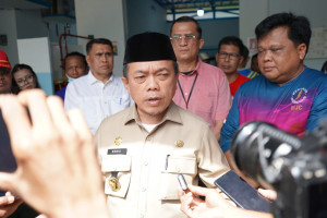 Tinjau Dapur MBG, Gubernur Al Haris Minta Jaga Kualitas Bahan Baku dan Kebersihan