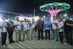 Wabup Tanjab Barat Hadiri Tungkal Fashion Street 2: Gaungkan Cinta Batik dan Kreativitas Anak Daerah