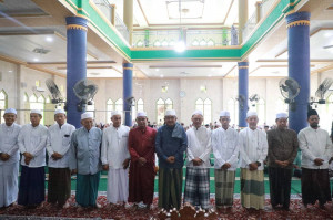 Hadiri Haul dan Isra Mi’raj, Bupati Anwar Sadat Ajak Masyarakat Mencintai dan Meneladani Orang Sholeh