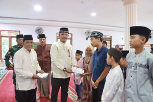 Wabup Katamso Gelar Safari Ramadan di Masjid Al-ULA Desa Penyabungan Kecamatan Merlung