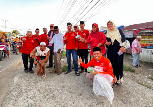 Tebar Berkah Ramadhan, Gerakan Rakyat Tanjabtim Bagikan Ratusan Takjil, Bukber Hinga Kukuhkan 7 Pengurus Kecamatan
