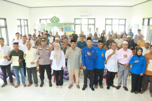 Bupati Anwar Sadat Serahkan 71 Sertifikat Tanah, Warga Teluk Nilau Kini Miliki Kepastian Hukum