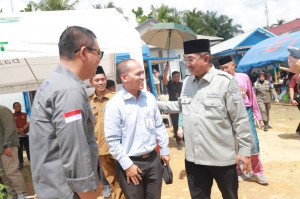 Bupati Anwar Sadat Salurkan Bantuan untuk Korban Kebakaran Teluk Nilau, Pastikan Penanganan Tepat Sasaran