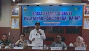 Robinson Sirait Ajak Warga Berobat di RSUD Sungai Bahar
